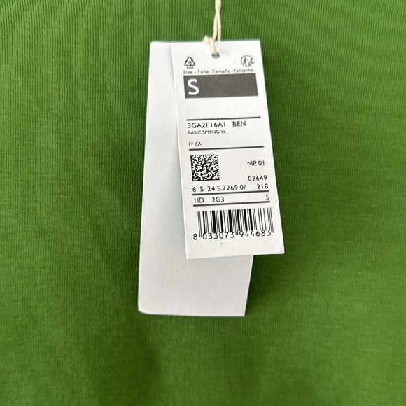 NWT United Colors of Benetton 3/4 length sleeve green tee with boat neck. - Picture 4 of 5